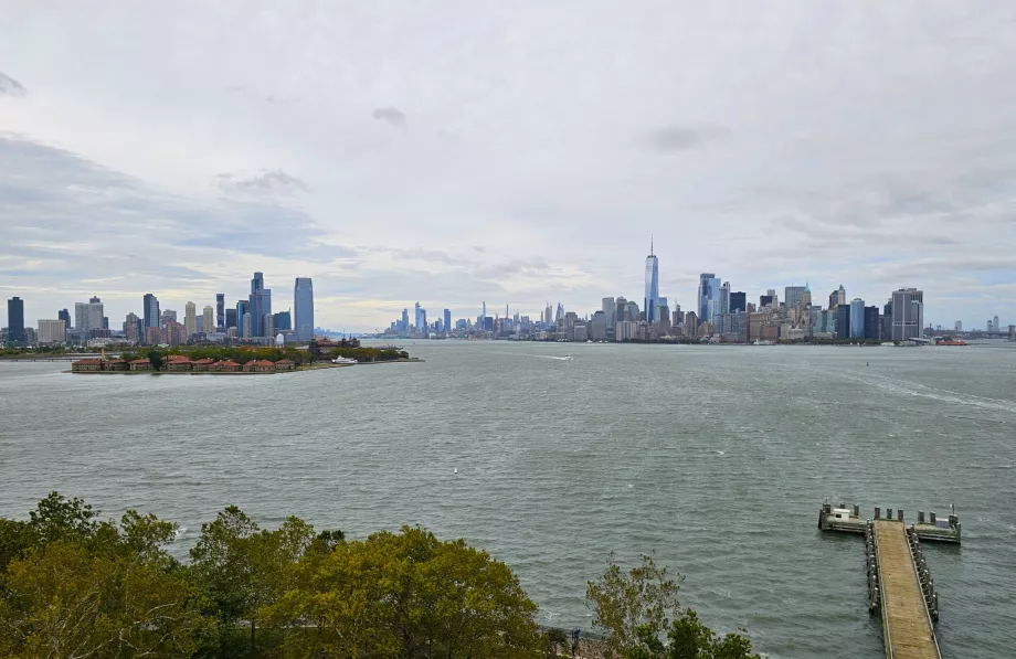 Pemandangan dari alas Patung Liberty