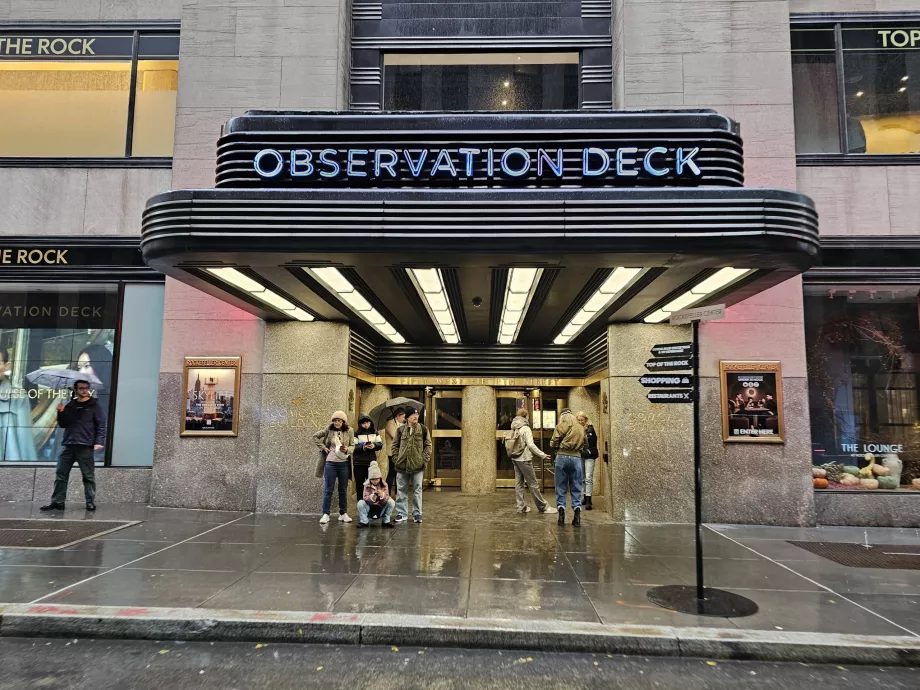 Pintu masuk ke dek observasi Rockefeller Center