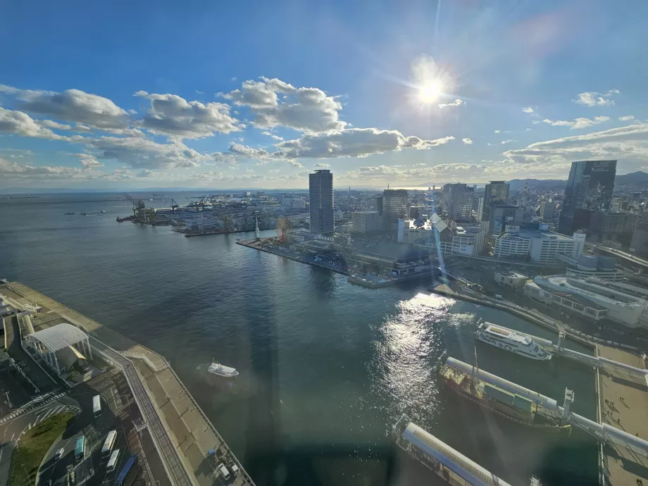 Pemandangan dari Menara Pelabuhan Kobe