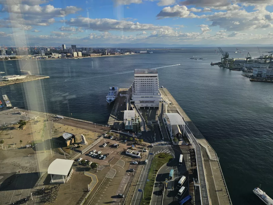 Pemandangan dari Menara Pelabuhan Kobe