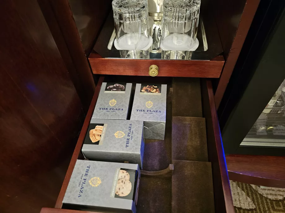 Biskuit di minibar