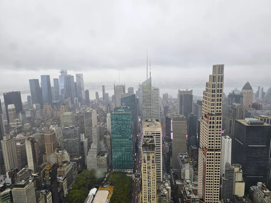 Summit One Vanderbilt, pemandangan ke arah Stasiun Penn