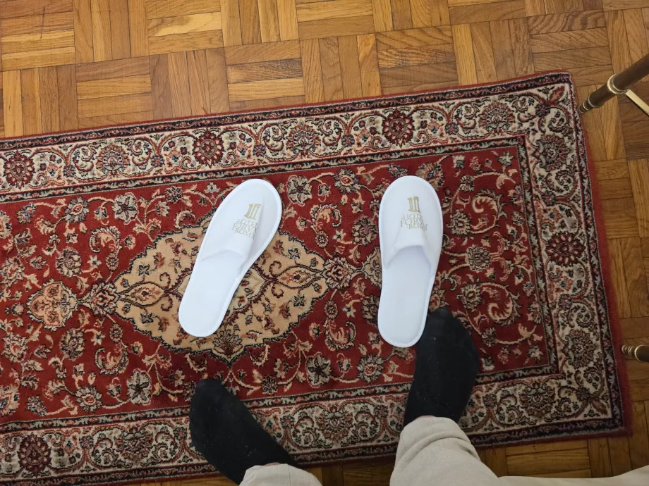 Sandal