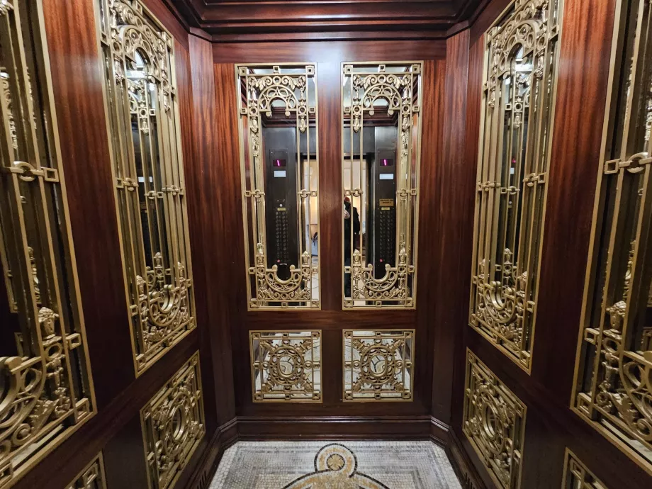 Lift/lift di The Plaza Hotel