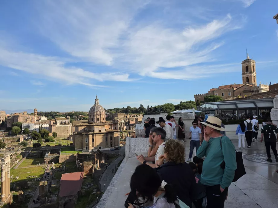 Altare della Patria, bagian yang gratis