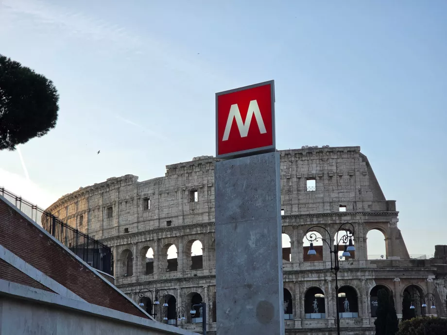 Stasiun Metro Colosseo