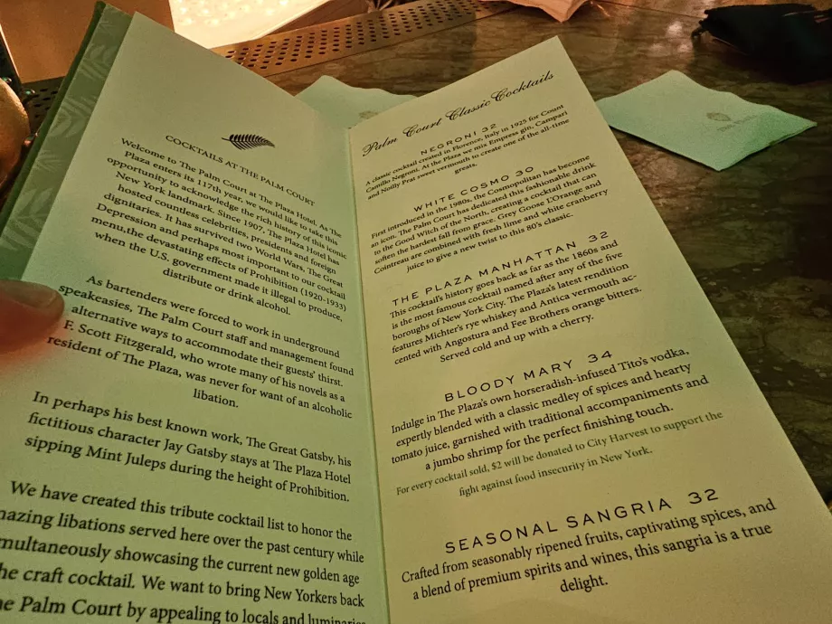 Menu koktail di Palm Court Restaurant