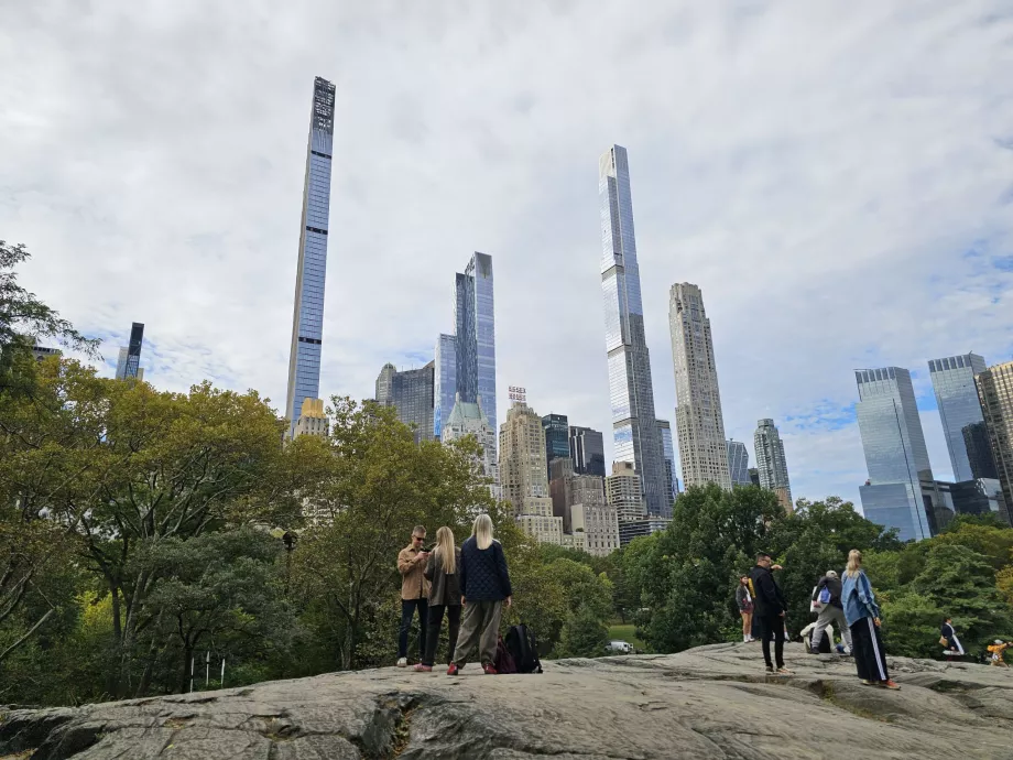 Pemandangan Deretan Miliarder dari Central Park