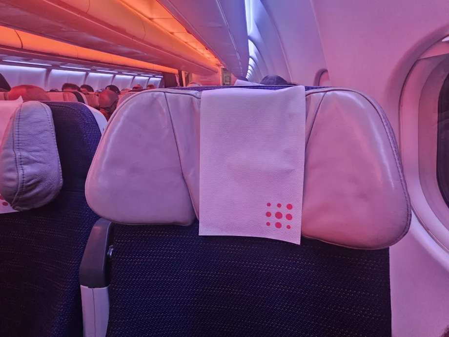 Sandaran kepala yang dapat disesuaikan