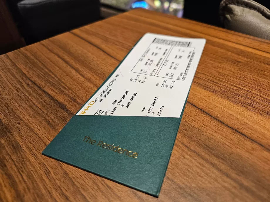 Tempat penyimpanan boarding pass