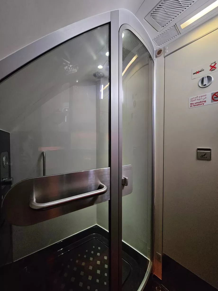 Kamar mandi pribadi kami