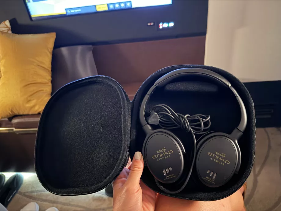 Headphone