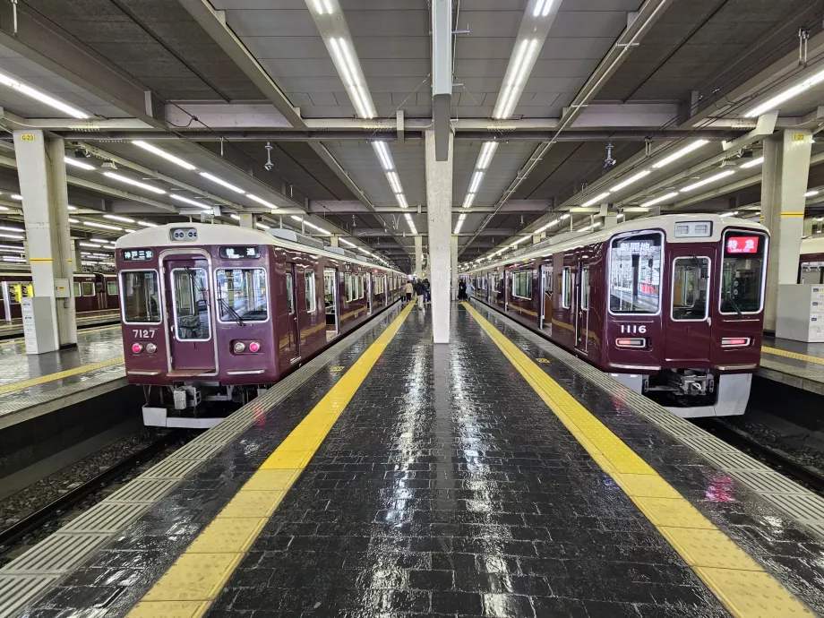 Osaka-Umeda, Kereta Api Hankyu