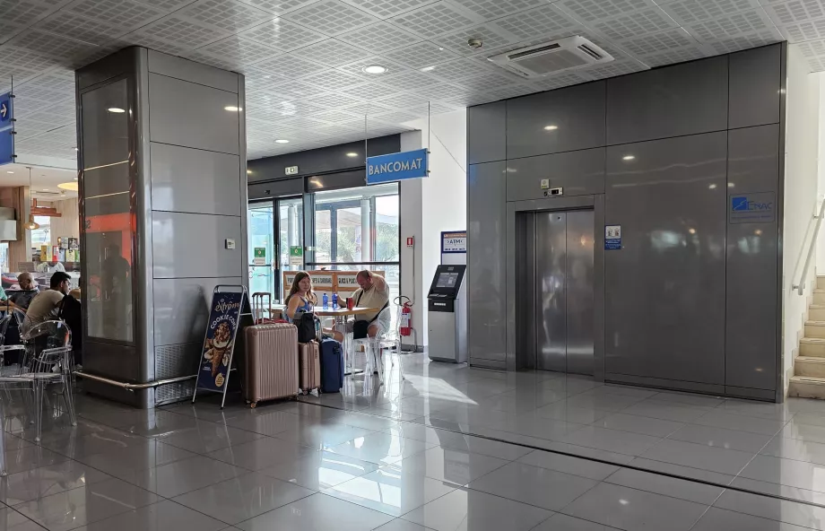 ATM tanpa biaya