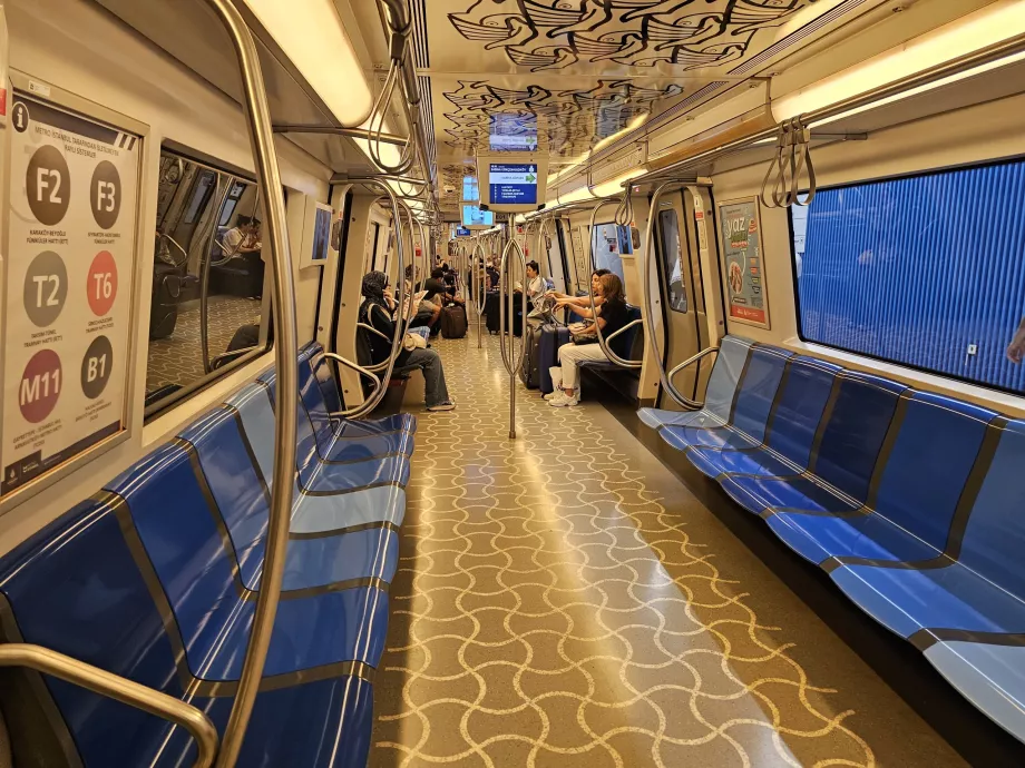 Interior mobil Metro