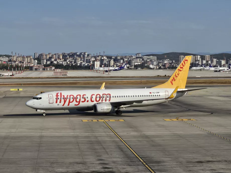 Pegasus Airlines, Boeing 737-800, Bandara Istanbul SAW