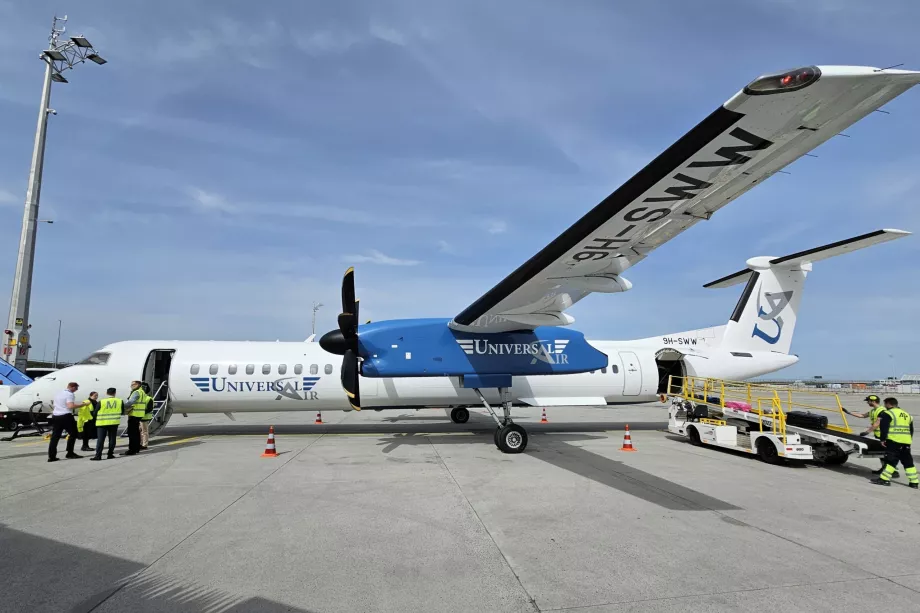 Terbang dengan Universal Air di Bandara Munich