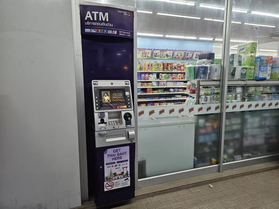 ATM di 7-Eleven