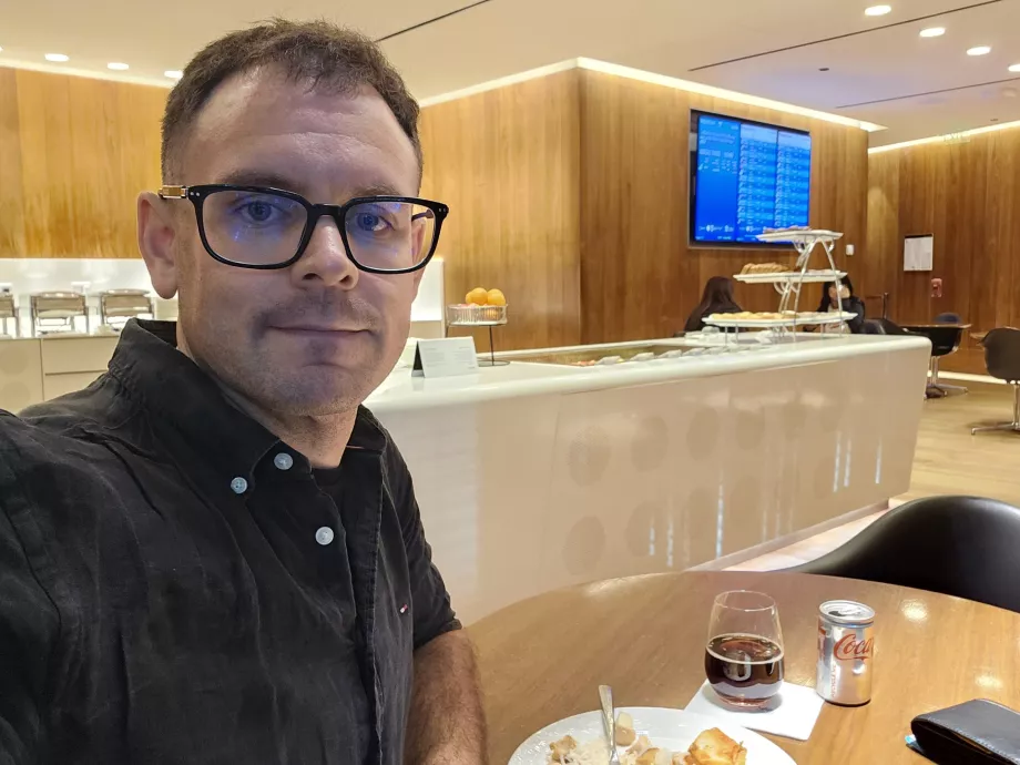 Saya di Oryx Lounge