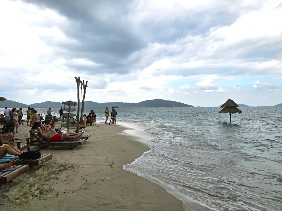 Pantai di Pulau Babi