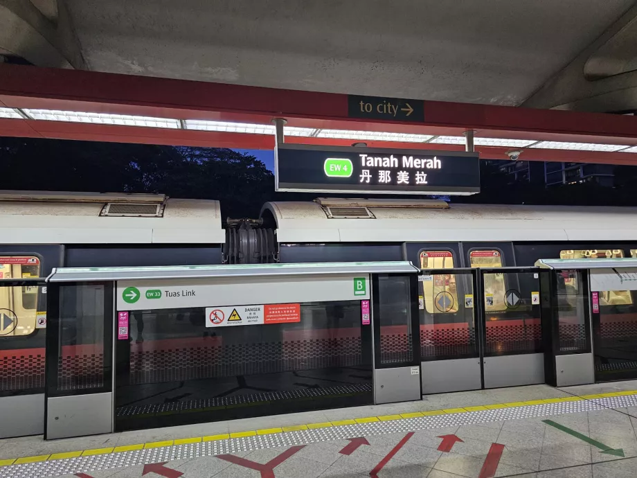 Stasiun transfer Tanah Merah