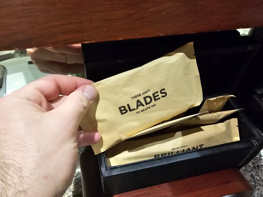 Perlengkapan perlengkapan di kamar mandi